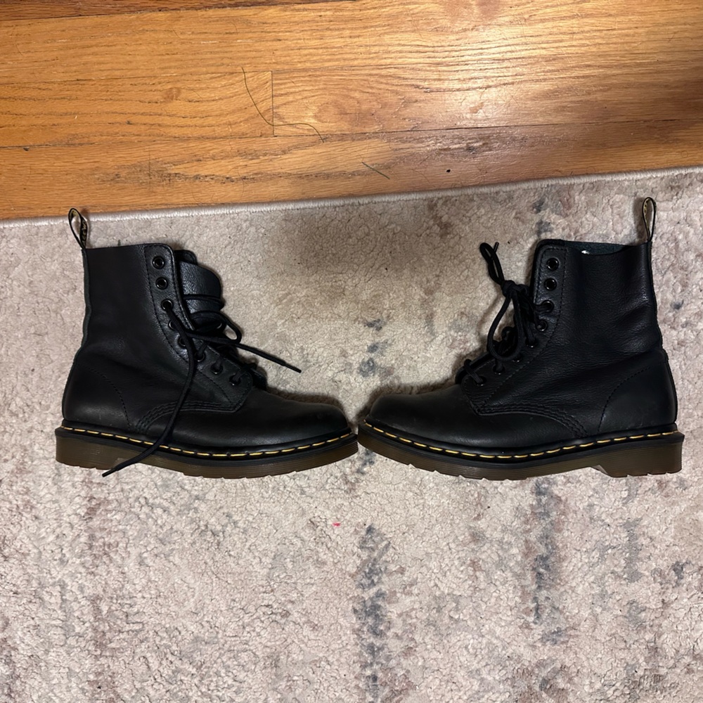 DR MARTENS